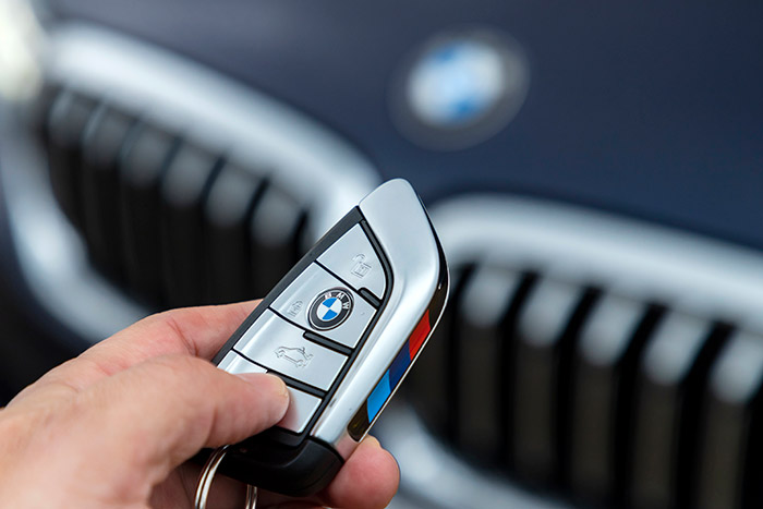 Изготовление ключей автомобиля BMW в Харькове | Дубликат автомобильного .